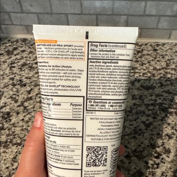 LA ROCHE-POSAY • SPF 50 NEW ANTHELIOS UV Pro-Sport Face & Body - Picture 3 of 6